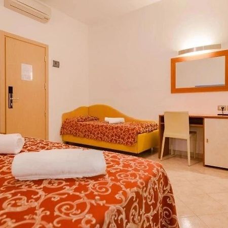 Hotel Ivana มิซาโน อาดรีอาติโก ภายนอก รูปภาพ