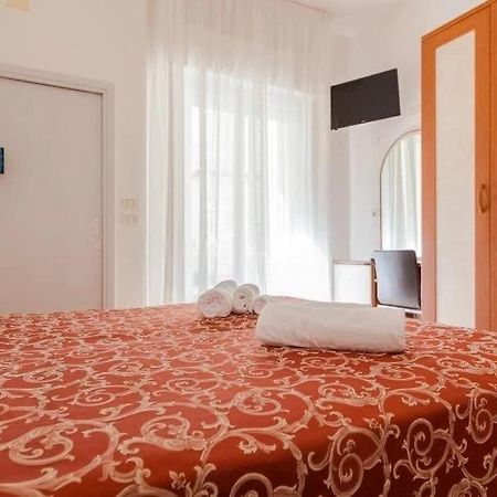 Hotel Ivana มิซาโน อาดรีอาติโก ภายนอก รูปภาพ
