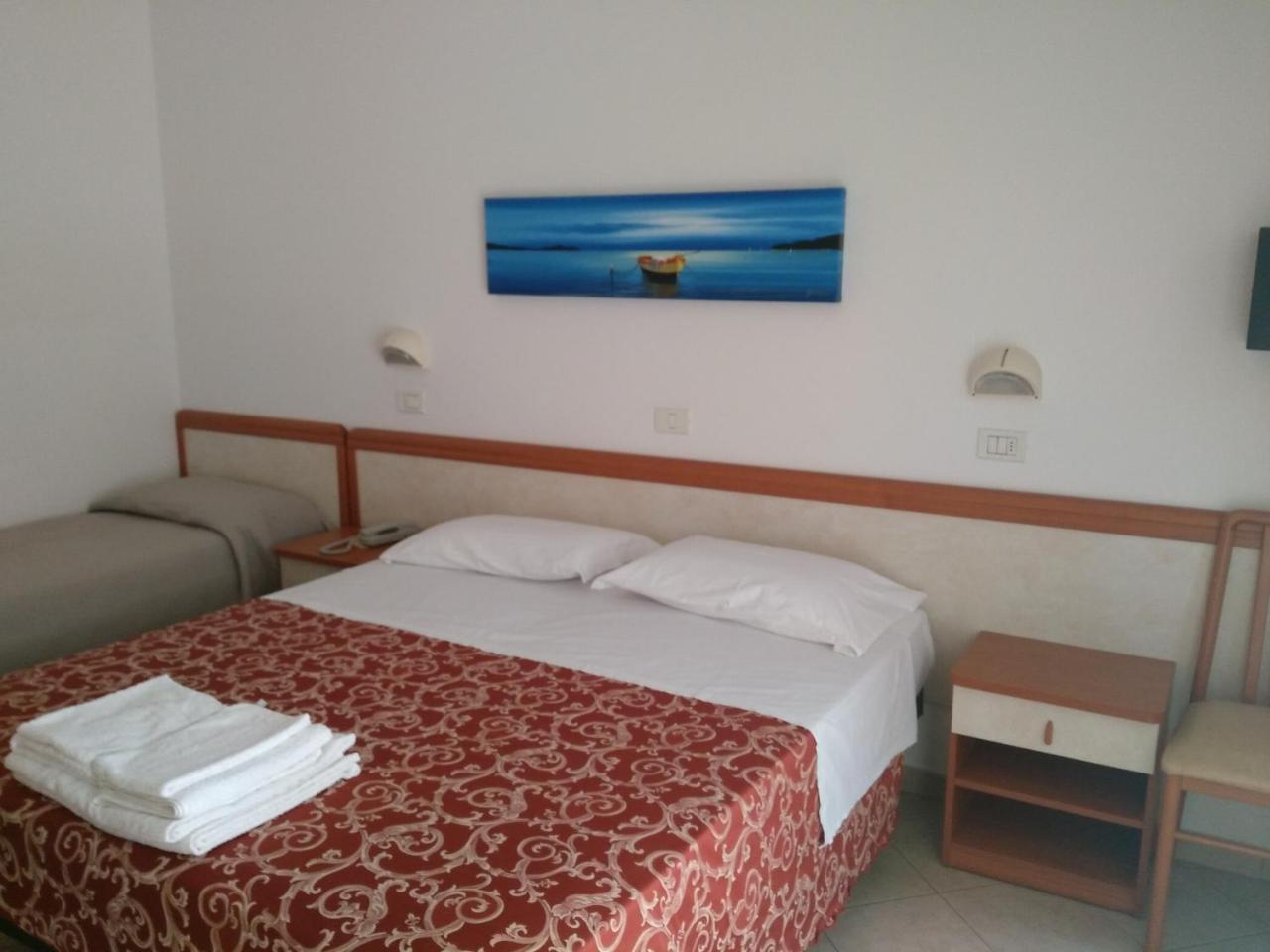 Hotel Ivana มิซาโน อาดรีอาติโก ภายนอก รูปภาพ