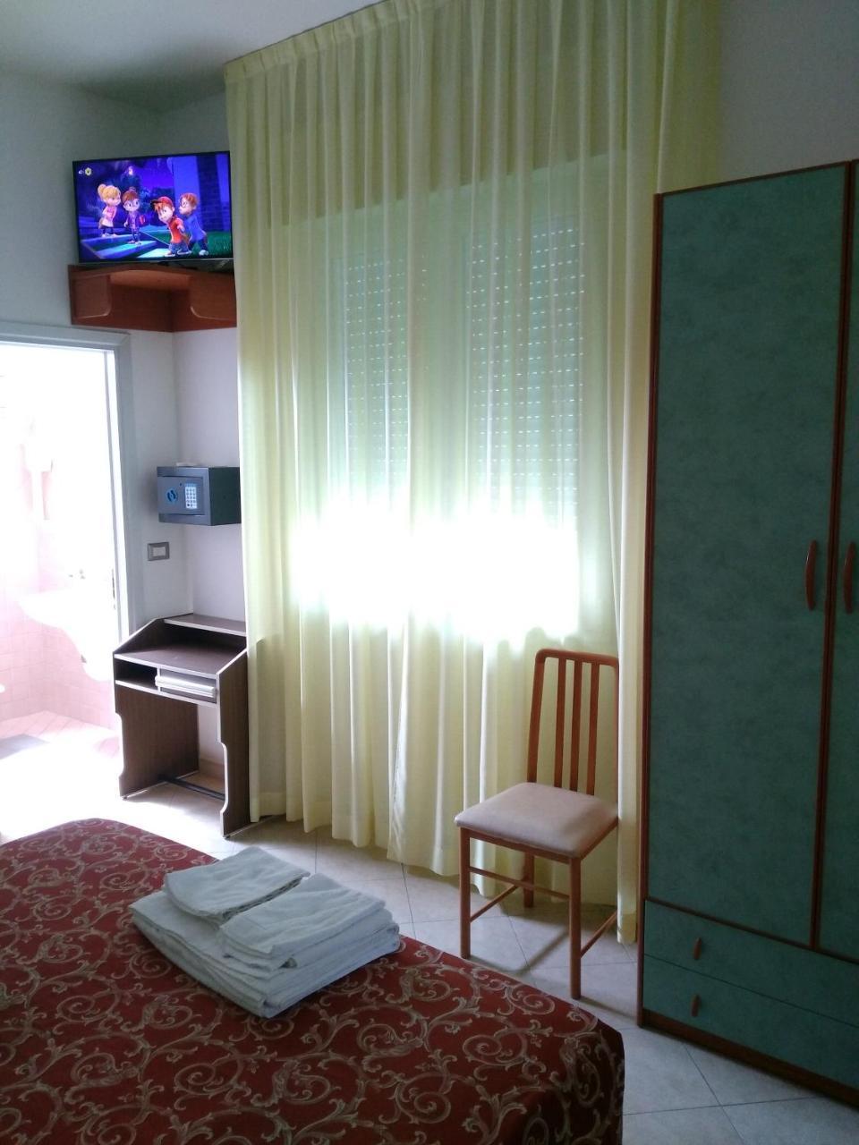 Hotel Ivana มิซาโน อาดรีอาติโก ภายนอก รูปภาพ
