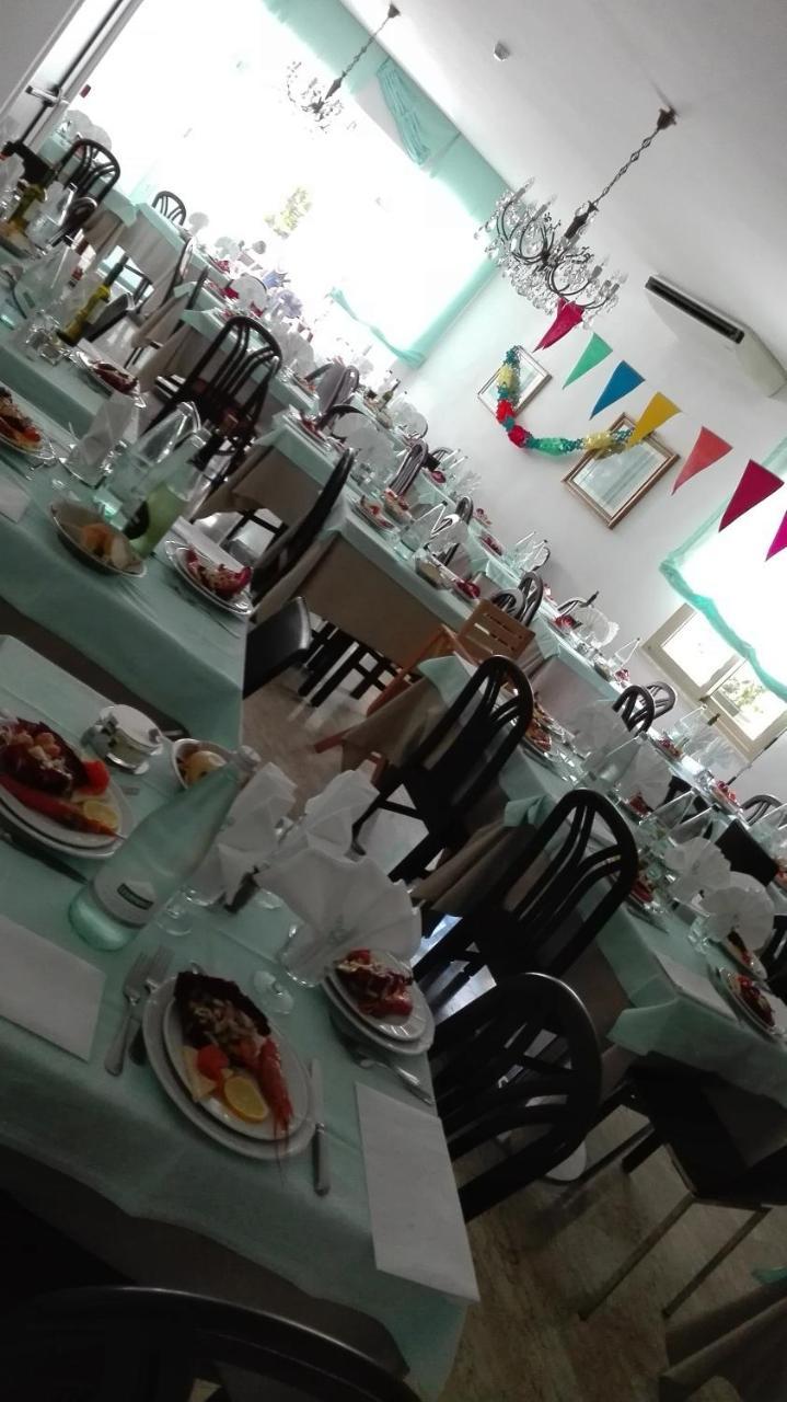 Hotel Ivana มิซาโน อาดรีอาติโก ภายนอก รูปภาพ
